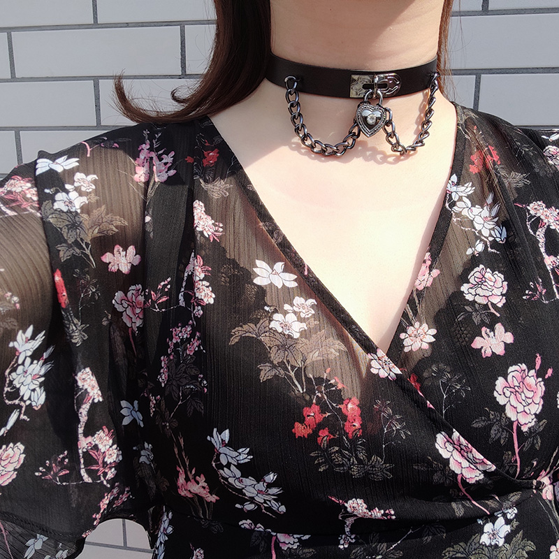 love Punk pu Leather Heart Choker Love chain Necklace Women Neck&Wrist Wear Multi-purpose Funky Chockers collares Bracelet
love Punk pu Leather Heart Choker Love chain Necklace Women Neck&Wrist Wear Multi-purpose Funky Chockers collares Bracelet