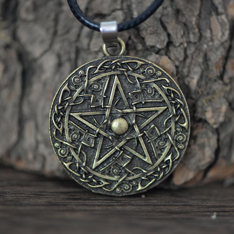 LANGHONG 1pcs Celtics Knot Necklace Five-pointed star Necklace For Men Talisman Jewelry
LANGHONG 1pcs Celtics Knot Necklace Five-pointed star Necklace For Men Talisman Jewelry