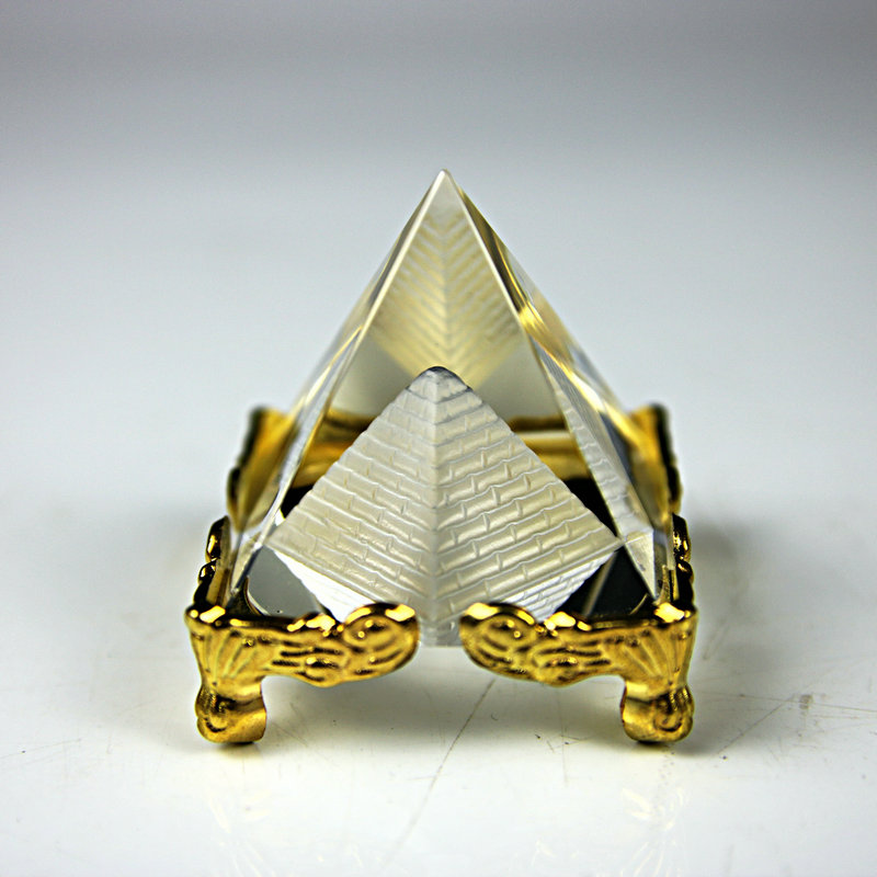 Exquisite 4cm Crystal Pyramid With Gold Stand Egyptian Pyramid Figurines Glass Crafts Gift Home Decoration
Exquisite 4cm Crystal Pyramid With Gold Stand Egyptian Pyramid Figurines Glass Crafts Gift Home Decoration