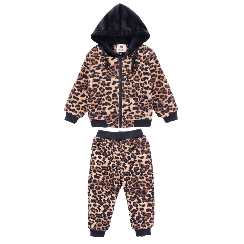 2020 winter wear boys and girls casual suit plus velvet thick warm leopard print two-piece suit hooded jacket for children, Kg-1
2020 winter wear boys and girls casual suit plus velvet thick warm leopard print two-piece suit hooded jacket for children, Kg-1