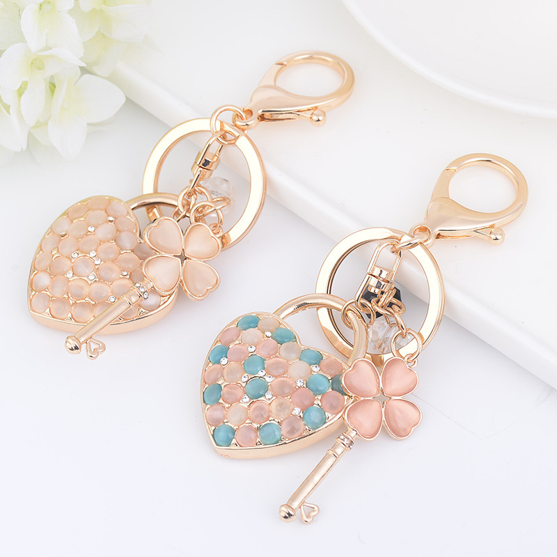 Korean style love car keychain pendant fashion creative grass clover women's bag pendant wholesale custom
Korean style love car keychain pendant fashion creative grass clover women's bag pendant wholesale custom