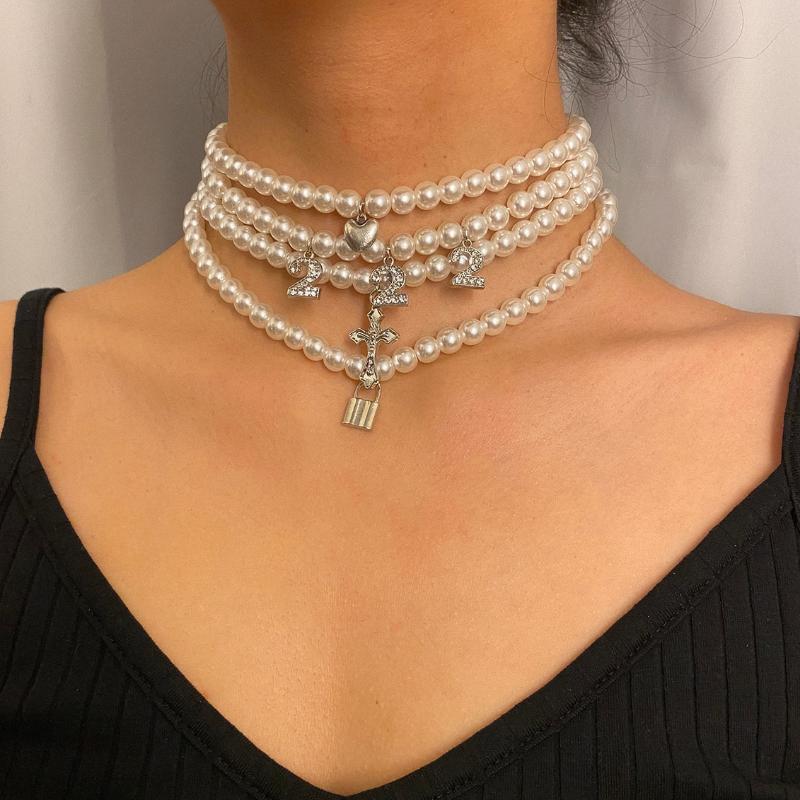 4Pcs/Set Pearl Heart Necklace Lock Crystal Cross Layered Pedant Choker Necklace Bohemia Baroque Pearl Chain Collar
4Pcs/Set Pearl Heart Necklace Lock Crystal Cross Layered Pedant Choker Necklace Bohemia Baroque Pearl Chain Collar