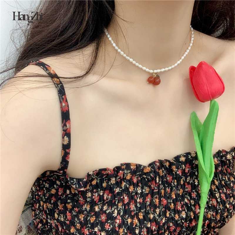 HangZhi 2020 New Korean Elegant Retro Pendant Choker Freshwater Pearls Cherry Necklace For Women Party Summer Vacation Jewelry
HangZhi 2020 New Korean Elegant Retro Pendant Choker Freshwater Pearls Cherry Necklace For Women Party Summer Vacation Jewelry