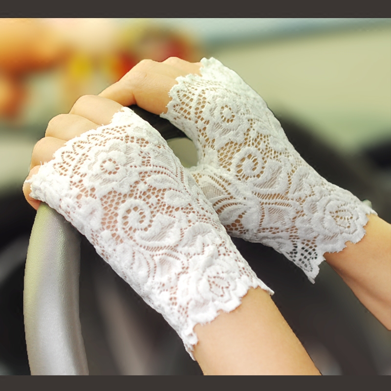 Summer Ladies Driving Gloves Short Leaky Finger Sunscreen Lace Mittens Women Thin UV Protection Hand Muff Luvas Guantes H3116
Summer Ladies Driving Gloves Short Leaky Finger Sunscreen Lace Mittens Women Thin UV Protection Hand Muff Luvas Guantes H3116