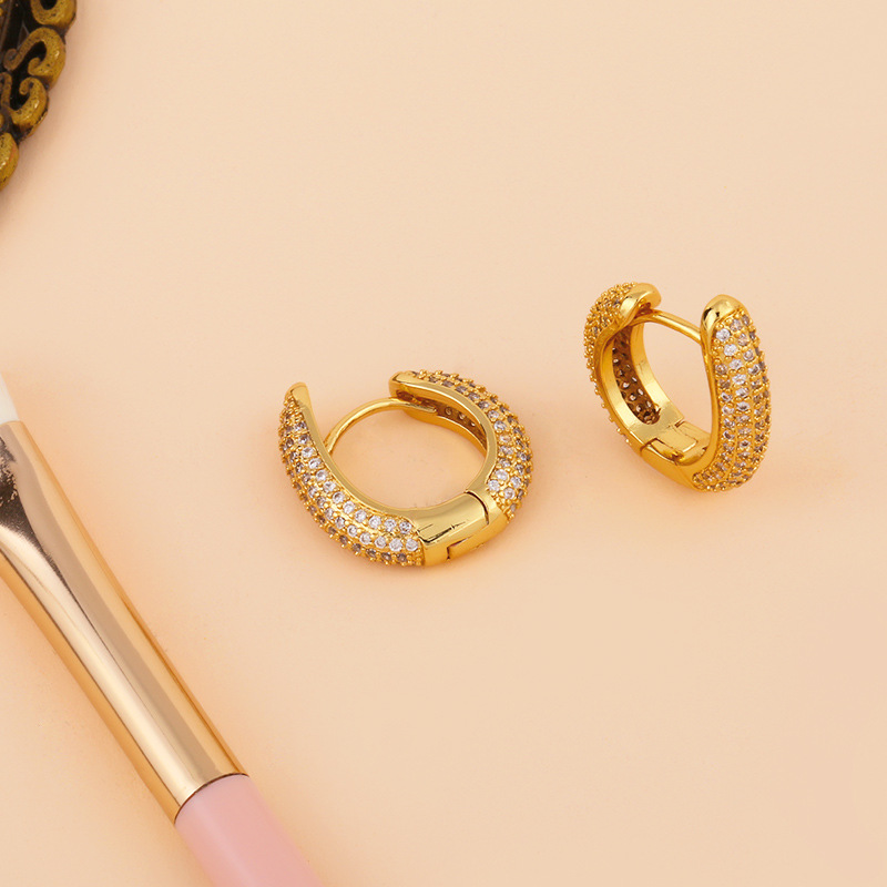 Big TWIST HOOP Earring 18mm Loop Circle Round Earring for Women CZ Crystal Punk Rock 2020 Fashion Earrings Jewelry
Big TWIST HOOP Earring 18mm Loop Circle Round Earring for Women CZ Crystal Punk Rock 2020 Fashion Earrings Jewelry