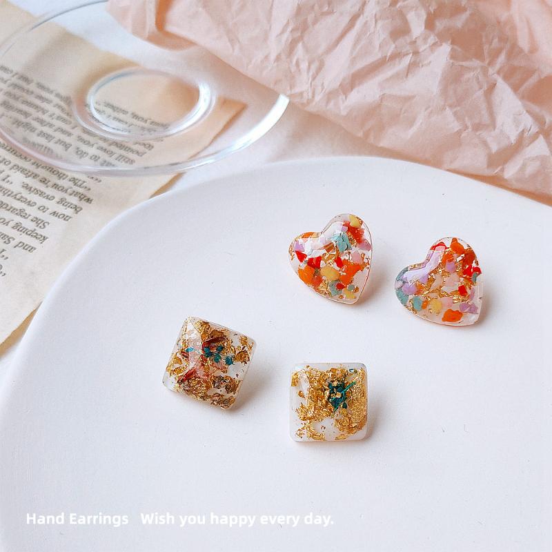 Resin Earrings Gold Foil Dried Flower Creative Earrings for Women New Fashion Jewelry The Pattern of Random
Resin Earrings Gold Foil Dried Flower Creative Earrings for Women New Fashion Jewelry The Pattern of Random