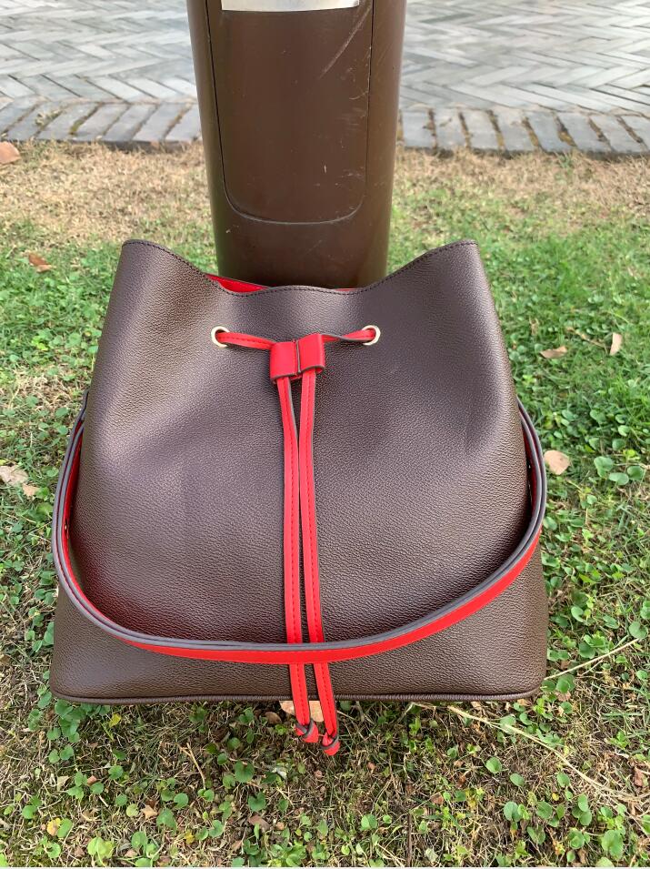 2020 Casual fashion women bag Hand bags lady Mini bag Cross Body Shoulder Bags High quality PU Handbags Mobile phone bag Tote AD22
2020 Casual fashion women bag Hand bags lady Mini bag Cross Body Shoulder Bags High quality PU Handbags Mobile phone bag Tote AD22