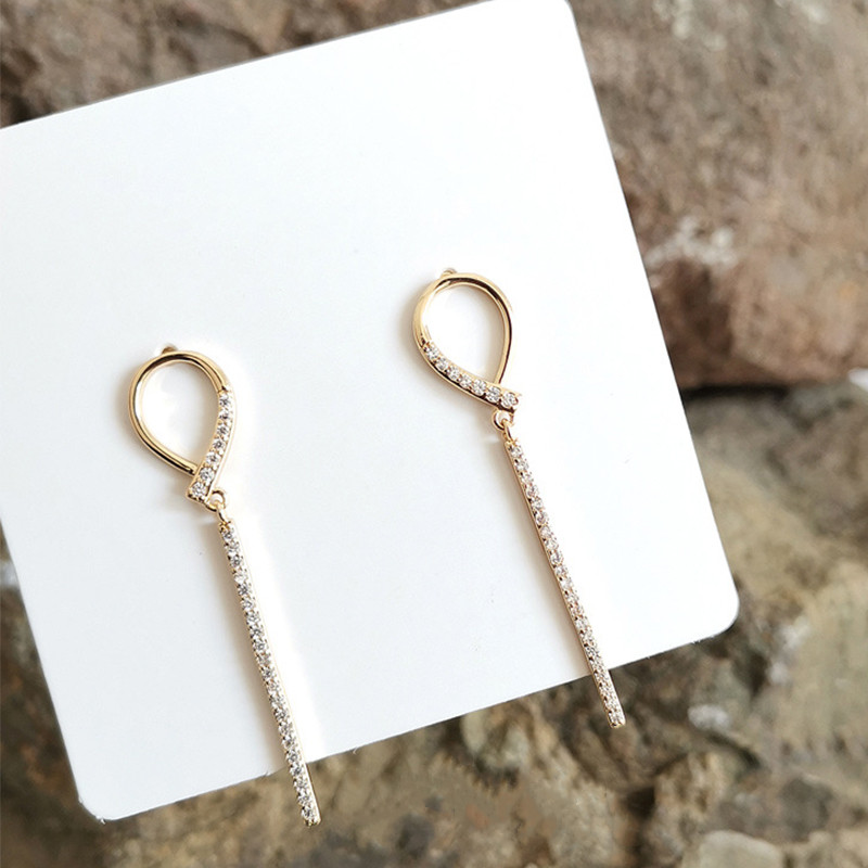 Dominated new 2020 fashion Women Long delicate crystal geometry metal Drop earrings Jewelry
Dominated new 2020 fashion Women Long delicate crystal geometry metal Drop earrings Jewelry