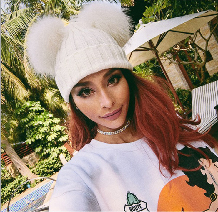 Fashion Fur Ball Cap 2 Pom Poms Winter Hat for Women Girl 's Wool Hat Knitted Cotton Beanies Cap Brand New Thick Female
Fashion Fur Ball Cap 2 Pom Poms Winter Hat for Women Girl 's Wool Hat Knitted Cotton Beanies Cap Brand New Thick Female