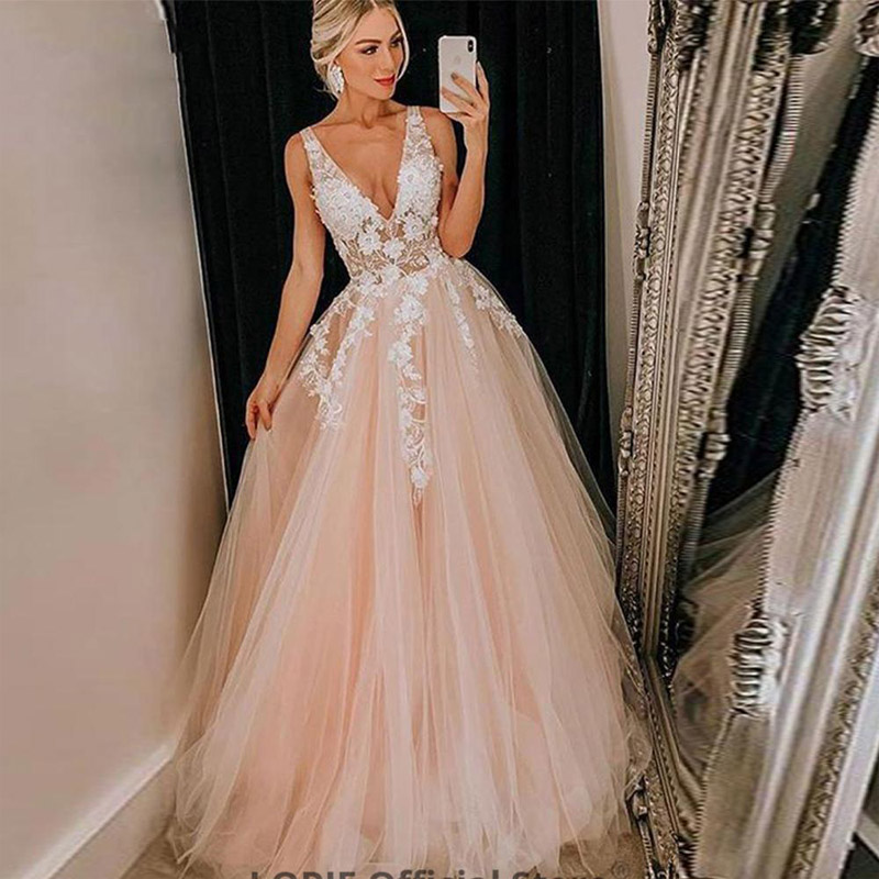 2020 Sexy Sleeveless Beach Tulle Wedding Dresses A Line Appliques Lace Backless Deep V Neck Boho Country Bridal Gowns Plus Size Bride Dress