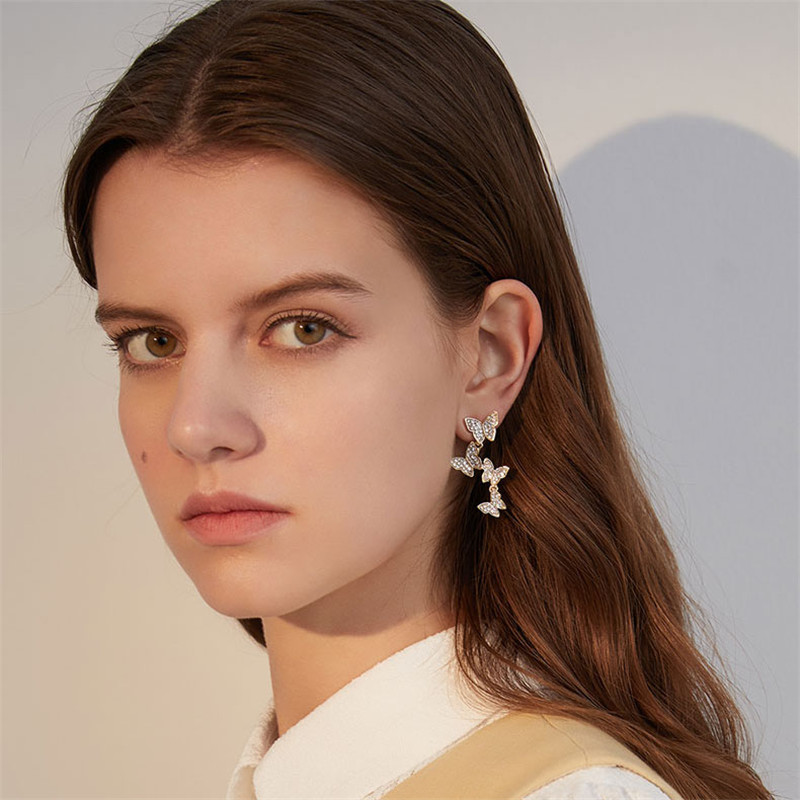 Korean Fashion New Crystal Zircon Butterfly Earrings for Woman Bride Wedding Luxury Statement Earrings 2020 Party Jewelry Gift
Korean Fashion New Crystal Zircon Butterfly Earrings for Woman Bride Wedding Luxury Statement Earrings 2020 Party Jewelry Gift