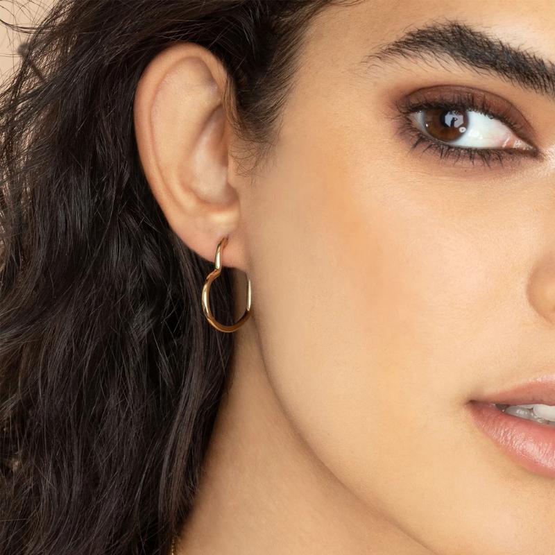 Korea Fashion Small Heart Hoop Earrings Minimalist Gold Copper Metal Love Heart Earrings for Women Simple Jewelry Accessories
Korea Fashion Small Heart Hoop Earrings Minimalist Gold Copper Metal Love Heart Earrings for Women Simple Jewelry Accessories