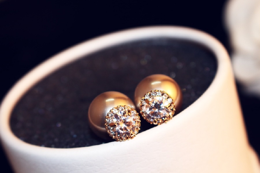 Ins fashion earrings gold white double sided diamond elegant pearl super glittering stud earrings for women girls