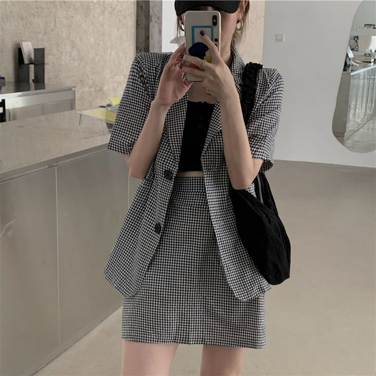 2020 Summer New Retro Hong Kong-Style Red Plaid Suit Fashion Dress Outfit Women' Two-Piece Ins Fashion, As pic
2020 Summer New Retro Hong Kong-Style Red Plaid Suit Fashion Dress Outfit Women' Two-Piece Ins Fashion, As pic