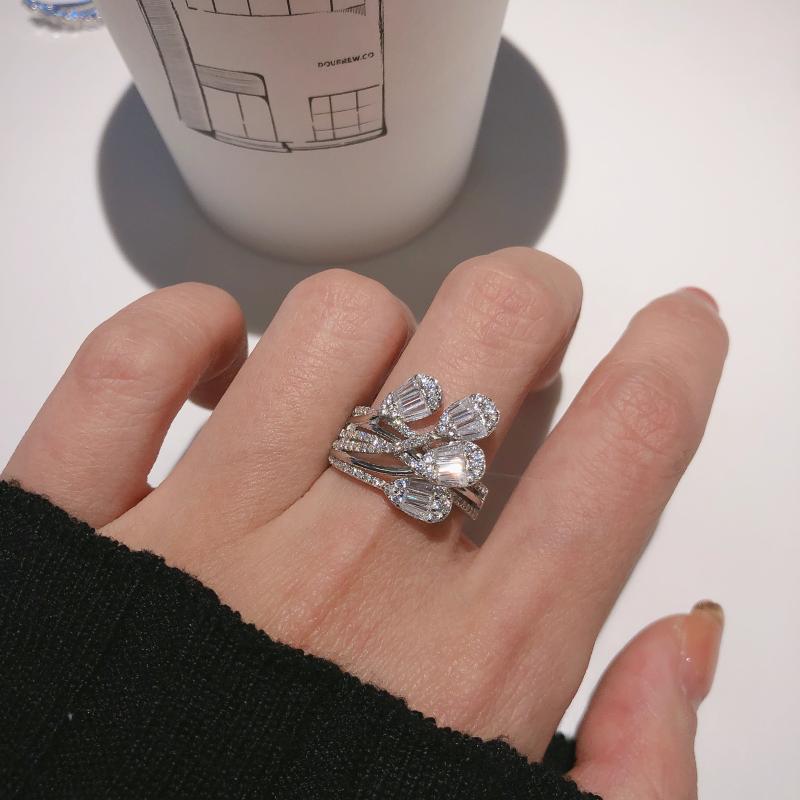 Fashion Luxury 925 Sterling Silver Princess Cut Rings for Women Zircon Crystal Engagement Wedding Band Original Fine Jewelry
Fashion Luxury 925 Sterling Silver Princess Cut Rings for Women Zircon Crystal Engagement Wedding Band Original Fine Jewelry