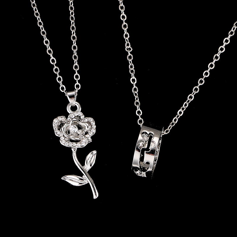 Emmaya Cheap 2 pcs/set Fashion Pendant Necklace Hot Sell White Gold Color Flower Necklaces for Lovers Factory Price
Emmaya Cheap 2 pcs/set Fashion Pendant Necklace Hot Sell White Gold Color Flower Necklaces for Lovers Factory Price