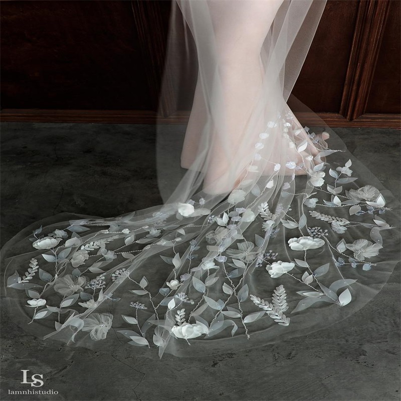 Luxury Wedding Veils Chic Hand Made Flower Newest Three Meters Long Veils Nice One Layers Cathedral Length Bridal Veil