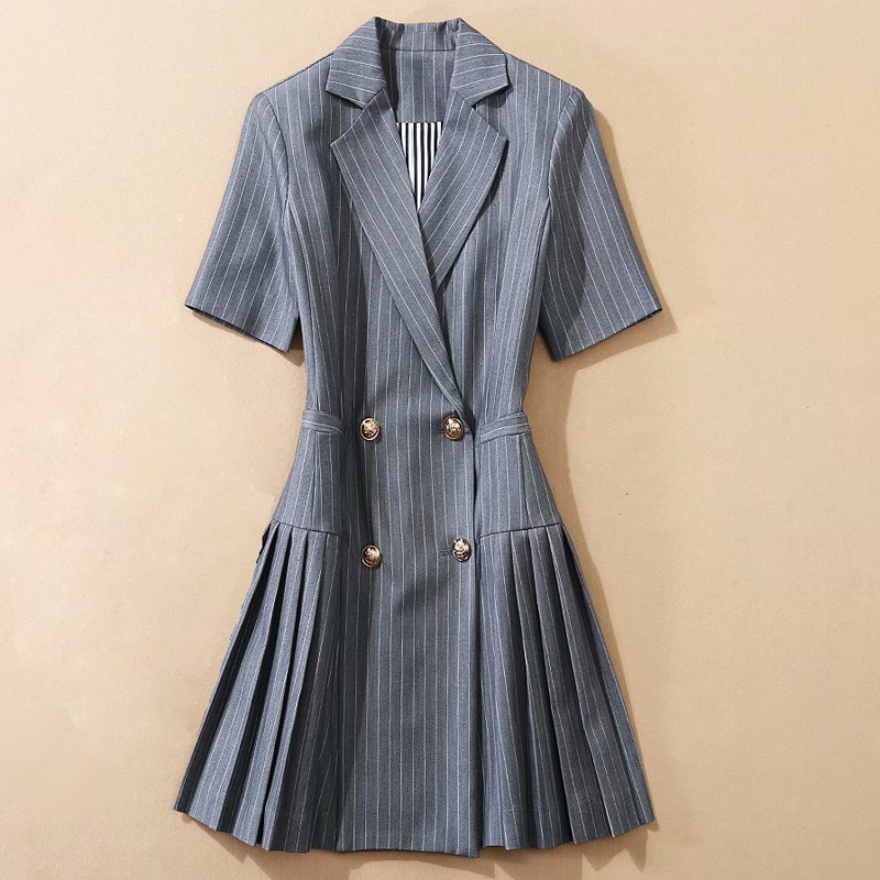 HIGH QUALITY New 2020 Fashion Designer Runway Dress Women' tailored collar short Sleeve Pleated Striped blazer Dress, As pic
HIGH QUALITY New 2020 Fashion Designer Runway Dress Women' tailored collar short Sleeve Pleated Striped blazer Dress, As pic