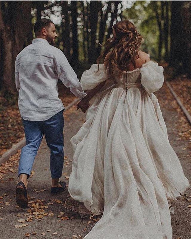 New Bohemia Cheap Sexy Country Short Sleeves Off Shoulder Ball Gown Wedding Dresses Tulle Puffy Court Train Plus Size Formal Bridal Gowns