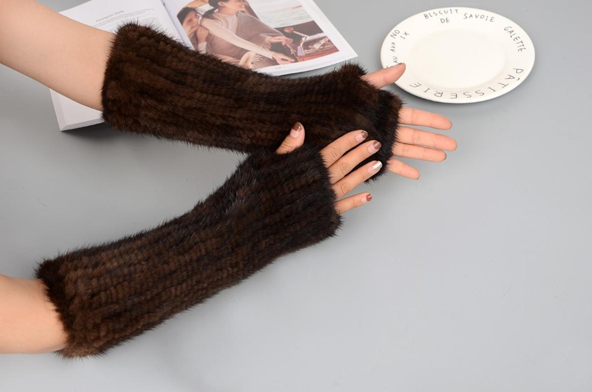 MIARA.L wholesales mink furs furs hand knitting dew finger half finger thickens warm winter to protect the long glove for ladies
MIARA.L wholesales mink furs furs hand knitting dew finger half finger thickens warm winter to protect the long glove for ladies