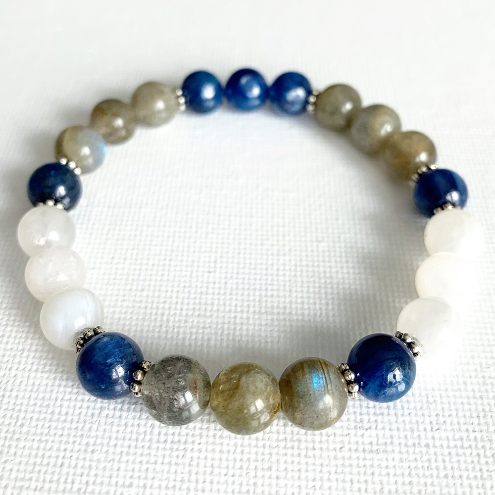 MG0796 Luxury Gemstone Stacking Bracelets Moonstone Kyanite Labradorite Bracelet Crystals Stretch EMF Protection Bracelet, Black
MG0796 Luxury Gemstone Stacking Bracelets Moonstone Kyanite Labradorite Bracelet Crystals Stretch EMF Protection Bracelet, Black