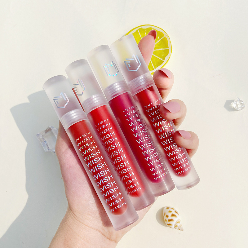 Net red live broadcast small popsicle lip glaze fresh ice mist matte matte light lasting not easy to fade, M201
Net red live broadcast small popsicle lip glaze fresh ice mist matte matte light lasting not easy to fade, M201