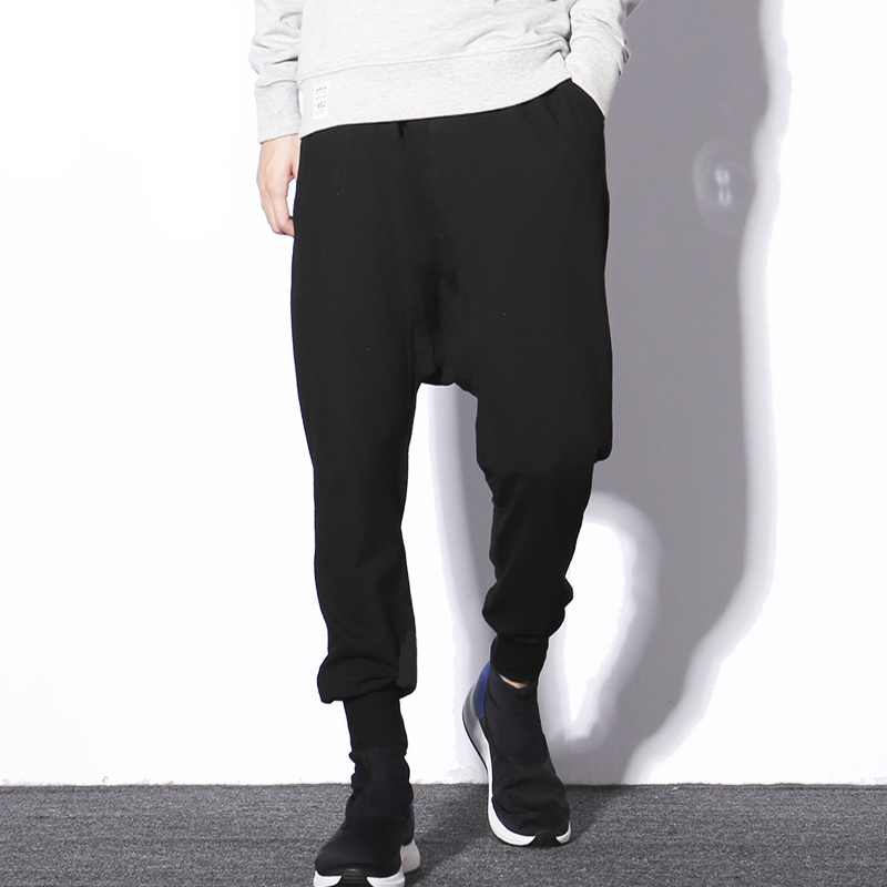 Male loose low crotch cross pants trend autumn hip hop harem trousers hair stylist trendy personality harem pants, Black
Male loose low crotch cross pants trend autumn hip hop harem trousers hair stylist trendy personality harem pants, Black