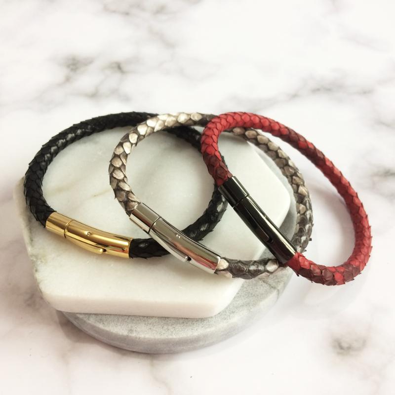 Luxury Men Blue Python Leather Bracelet With Steel Magnet Python Watch Brand Genuine Leather Strap Bracelets Women
Luxury Men Blue Python Leather Bracelet With Steel Magnet Python Watch Brand Genuine Leather Strap Bracelets Women