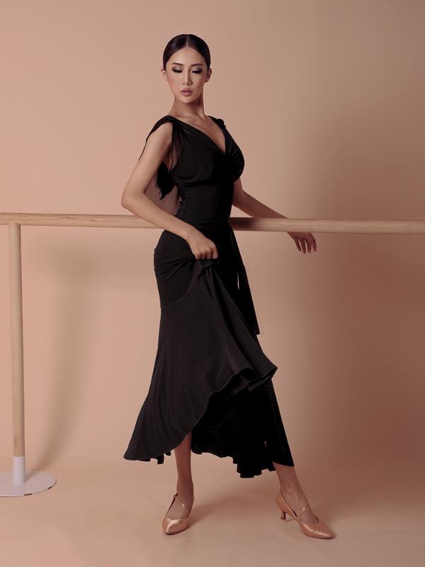 ZYMdancestyle Spinning Ballroom Maxi Dress ZYM20303H Women Latin Dance Practice Wear New Fashion Sleeveless Mesh Gauze With Bra, Black
ZYMdancestyle Spinning Ballroom Maxi Dress ZYM20303H Women Latin Dance Practice Wear New Fashion Sleeveless Mesh Gauze With Bra, Black