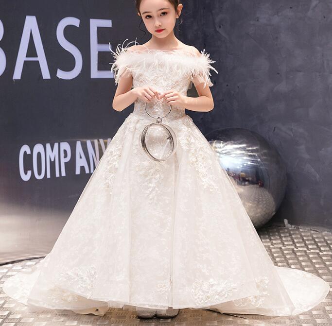 Stock Flower Girls Dresses Feather Lace Appliqued Off Shoulder A Line Girls Formal Gowns Tulle Children Evening Dress