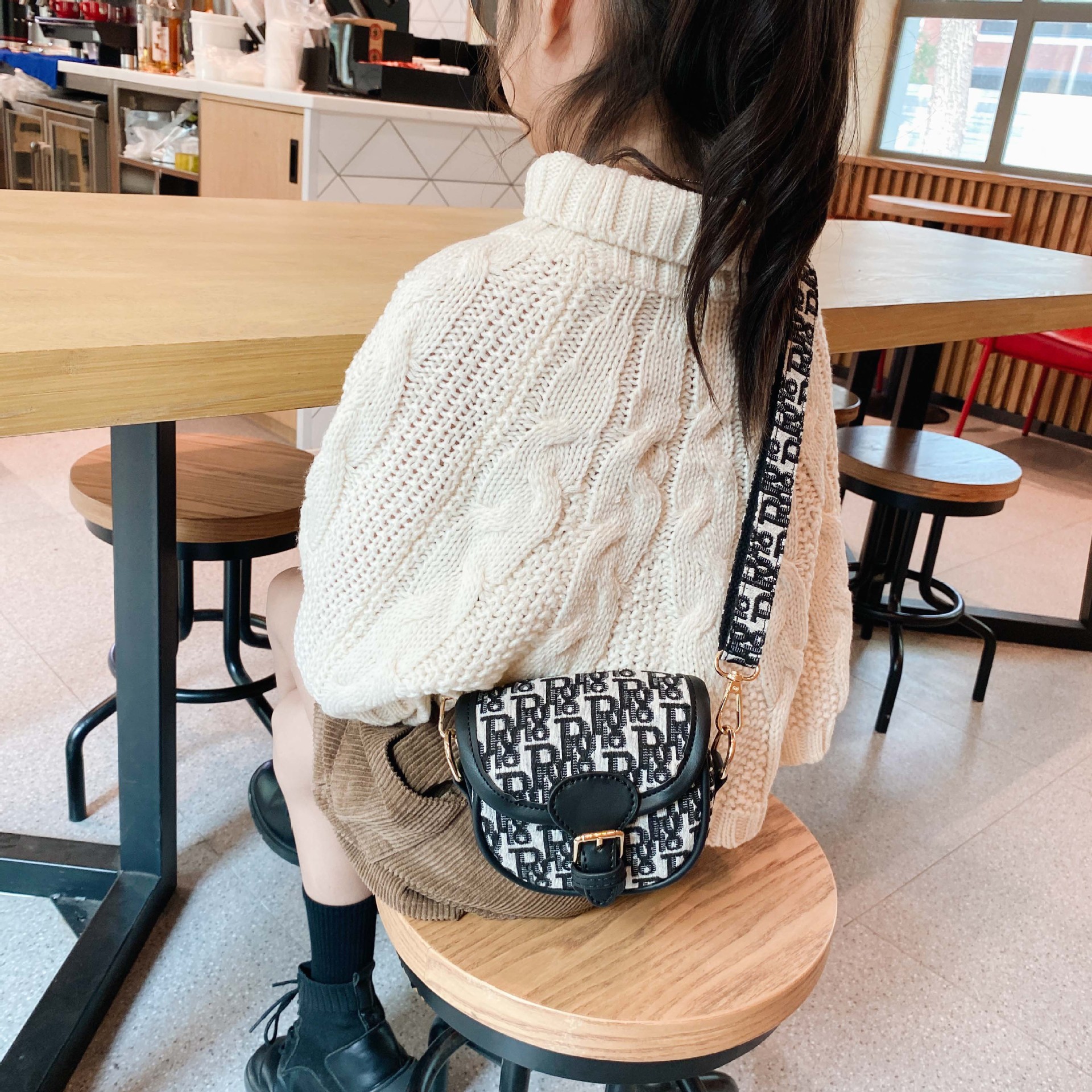 Kids Designer Bags Fashion Girls Letter Princess Messenger Bag Children One Shoulder Accessories Purse Handbags Women Mini Bag S671, Black
Kids Designer Bags Fashion Girls Letter Princess Messenger Bag Children One Shoulder Accessories Purse Handbags Women Mini Bag S671, Black