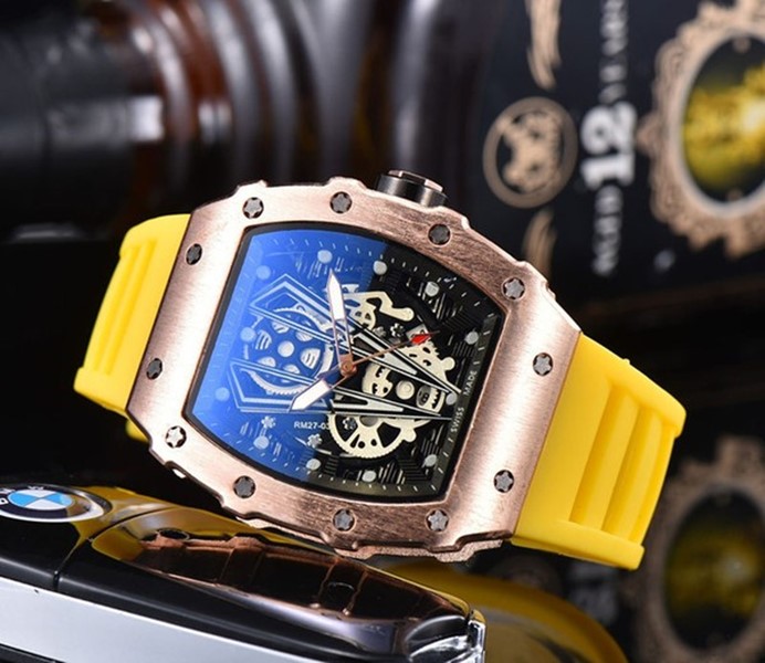 In 2020, the latest version of the skull sports have men's and women's leisure fashion quartz watch
In 2020, the latest version of the skull sports have men's and women's leisure fashion quartz watch