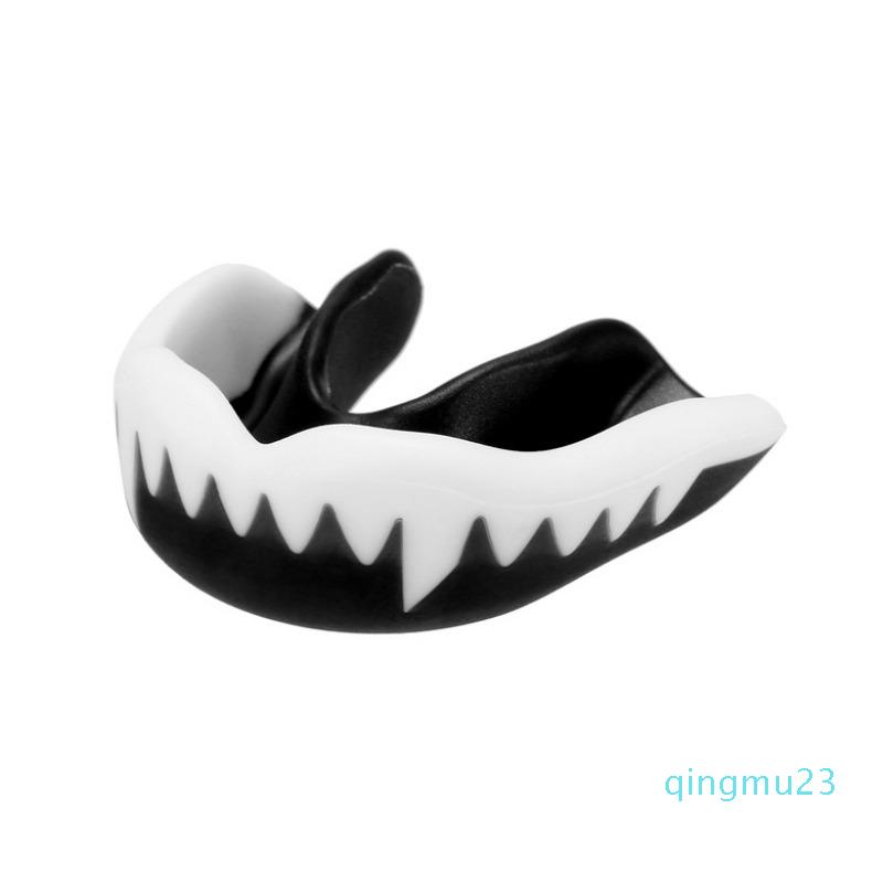 Wholesale-with box Teeth Protector Mouthguard Sports Boxing Mouth Guard Tooth Brace Protection For Boxing braces Rugby ball NEW!
Wholesale-with box Teeth Protector Mouthguard Sports Boxing Mouth Guard Tooth Brace Protection For Boxing braces Rugby ball NEW!