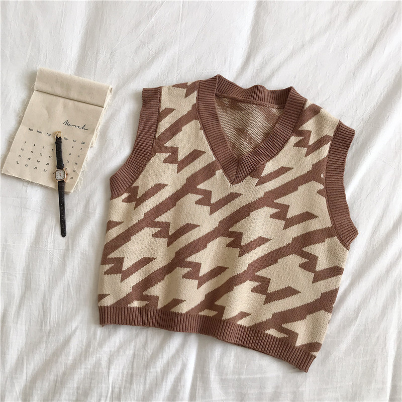 Spring Women Vest Knitting Pullover V-Neck Women' Sleeveless Vest Cotton Female Warm For Women Korean Womens Waistcoat, Black
Spring Women Vest Knitting Pullover V-Neck Women' Sleeveless Vest Cotton Female Warm For Women Korean Womens Waistcoat, Black