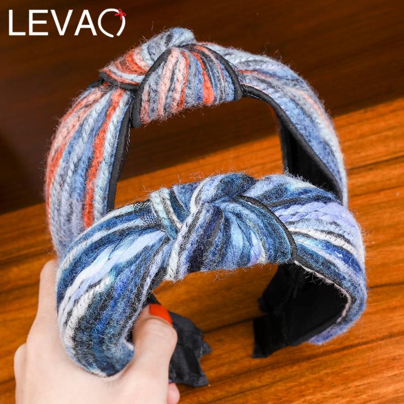 Leveo New Knitted Head Bezel Headband Woolen Striped Hairband Color Mixing Hair Hoops Headbands for Women Hair Accessories
Leveo New Knitted Head Bezel Headband Woolen Striped Hairband Color Mixing Hair Hoops Headbands for Women Hair Accessories