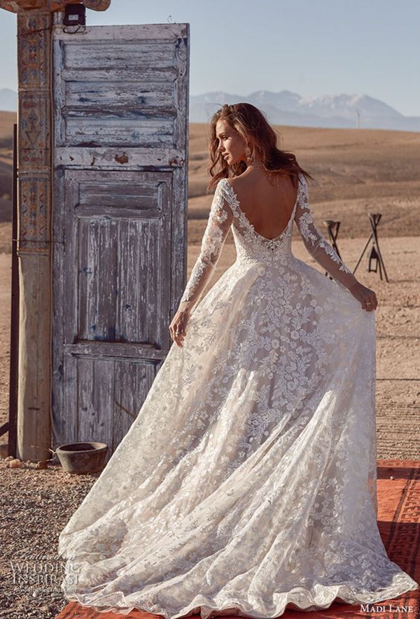 Long Sleeve Princess Wedding Dresses 2021 Luxury Lace Applique Backless V-neck Outdoor Bridal Reception Dancing Dress Robes