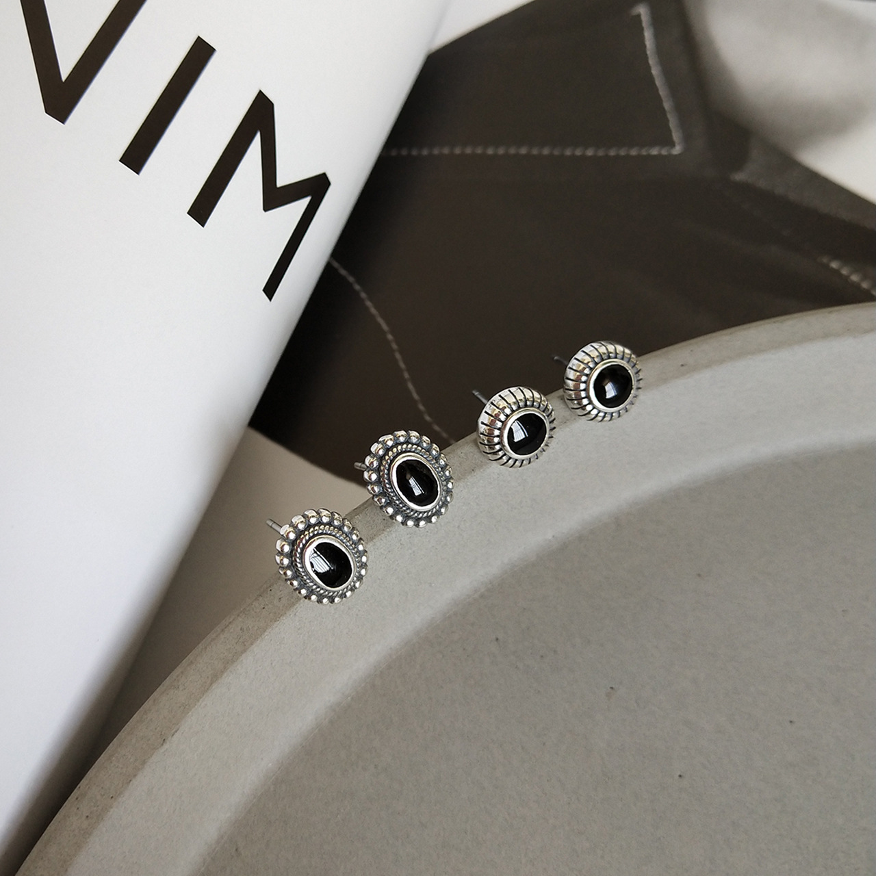 Vintage style 925 sterling silver stud handmade earrings American European antique silver designer stud earrings with black enamal for women