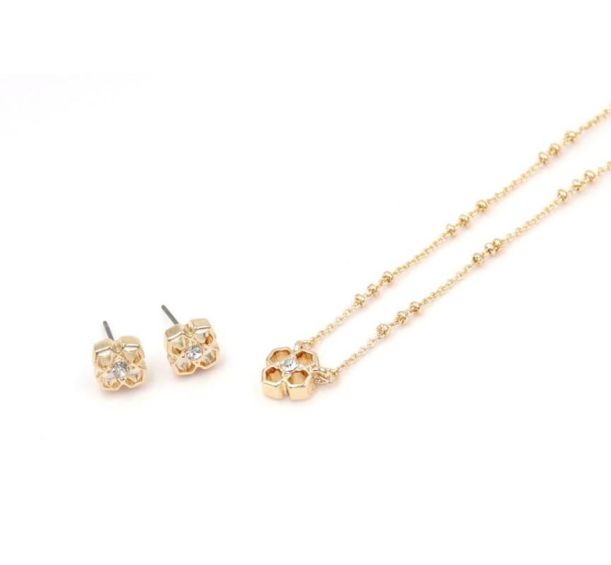 Clear Crystal Floral Leaf Small Cut Dot Chain Pendant Choker necklace for women
Clear Crystal Floral Leaf Small Cut Dot Chain Pendant Choker necklace for women