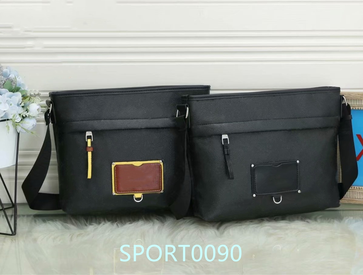 Original style 20ss top high quality Besace Zippee men's leather presbyopic classic single room zipper messenger bag briefcase travel bag, Black
Original style 20ss top high quality Besace Zippee men's leather presbyopic classic single room zipper messenger bag briefcase travel bag, Black