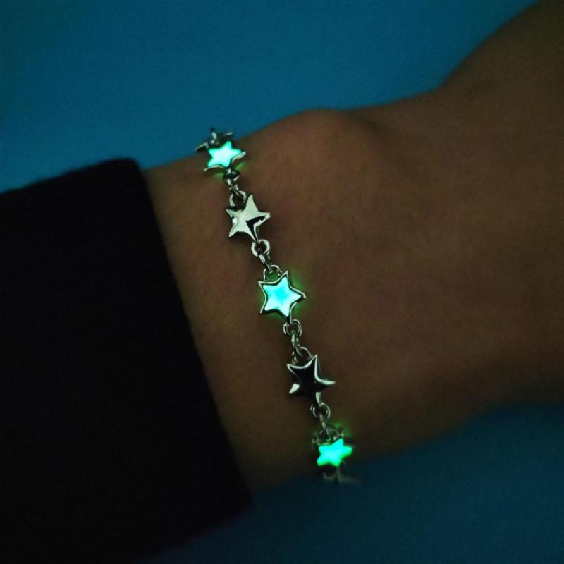 2020 Women Charm Bracelet Wholesale Personality Creative Luminous Star Bracelet Fashion Glow In The Dark AlloyJewelry Gift
2020 Women Charm Bracelet Wholesale Personality Creative Luminous Star Bracelet Fashion Glow In The Dark AlloyJewelry Gift