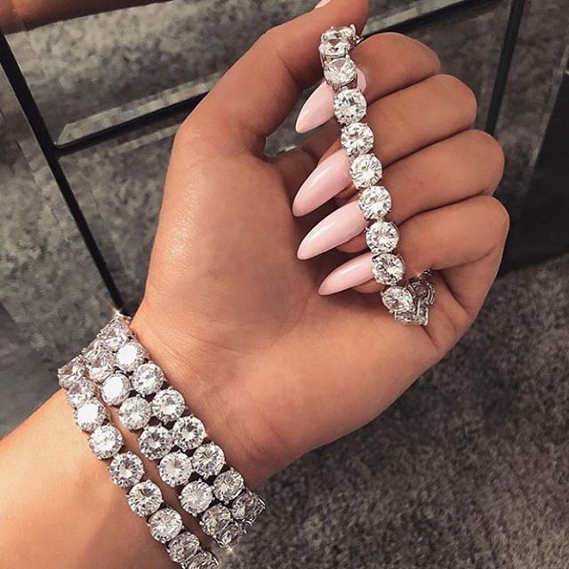 2020 New fashion hip hop bling 8mm CZ Tennis Chain Iced Out cubic zirconia cz Bracelets women men charm silver color jewelry
2020 New fashion hip hop bling 8mm CZ Tennis Chain Iced Out cubic zirconia cz Bracelets women men charm silver color jewelry
