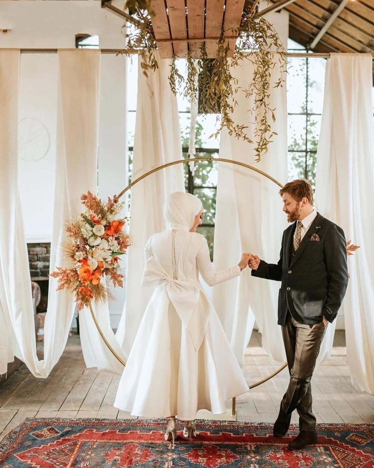 2020 Elegant Muslim Wedding Dresses with Hijab Ankle Length Satin Long Sleeve Plus Size Bridal Gowns Middle East Arabic vestido de novia