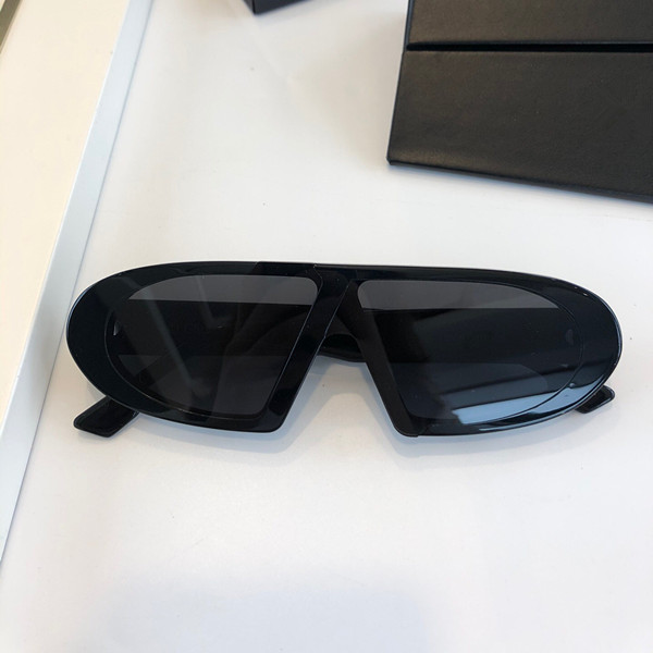 OBLIQUE Fashion ladies sunglasses rectangular frame avant-garde trend style glasses UV400 top quality outdoor decoration glasses with box
OBLIQUE Fashion ladies sunglasses rectangular frame avant-garde trend style glasses UV400 top quality outdoor decoration glasses with box