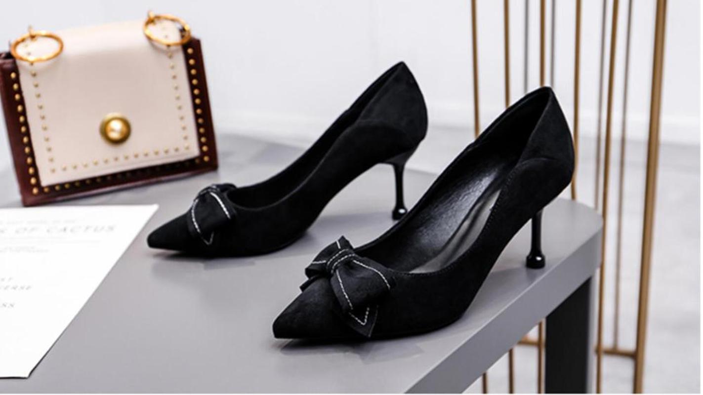 Fashion Butterfly women high heels shoes women suede leather pumps shallow thin heels shoes, Black
Fashion Butterfly women high heels shoes women suede leather pumps shallow thin heels shoes, Black