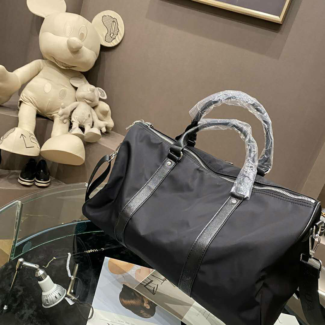 prad bag Unisex Black Handbags Travel Bags Designer Nylon Duffel Bag Fashion Cross Body Single Shoulder Large Capacity Totes Purses for Men Women 4UNP
prad bag Unisex Black Handbags Travel Bags Designer Nylon Duffel Bag Fashion Cross Body Single Shoulder Large Capacity Totes Purses for Men Women 4UNP
