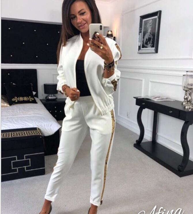 Fashion Women Two Piece Set Sports suit Female Tops High Waist Long Pants 2 PCS letter Printed Tracksuit Women Clothing
Fashion Women Two Piece Set Sports suit Female Tops High Waist Long Pants 2 PCS letter Printed Tracksuit Women Clothing