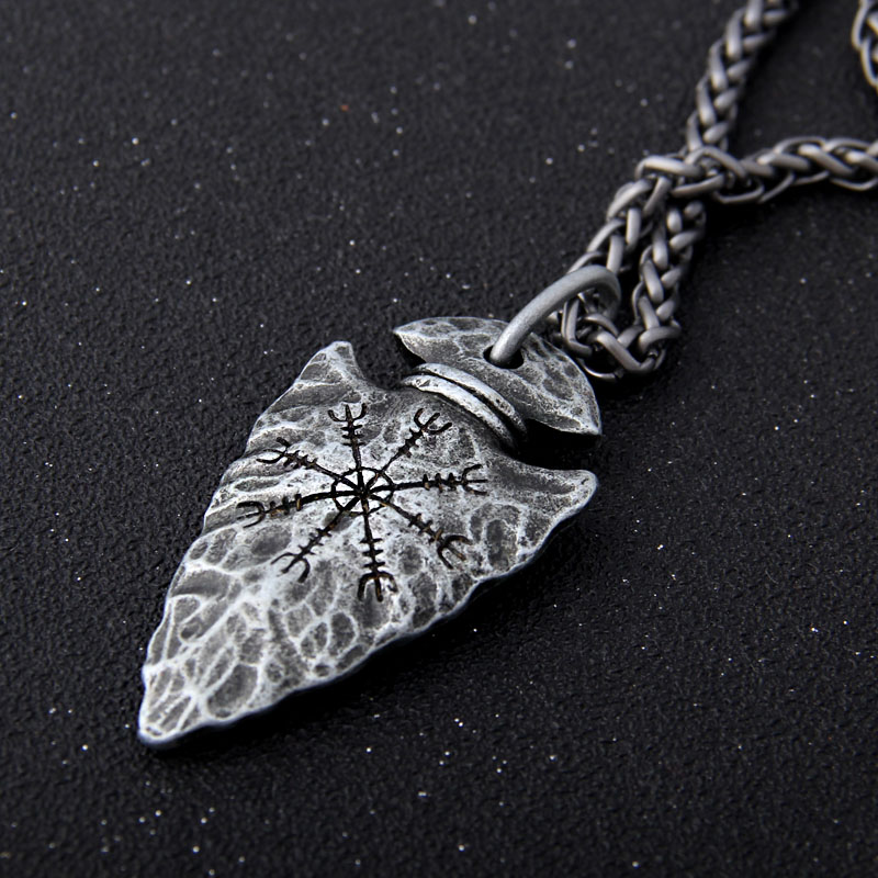 Yage Stainless Steel Chain with Viking Rune "Aegishjalmr" spear pendant necklace as men gift
Yage Stainless Steel Chain with Viking Rune "Aegishjalmr" spear pendant necklace as men gift