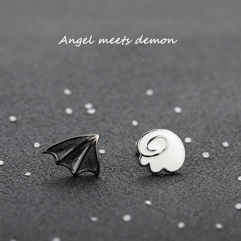 Devil earrings female 2020 new cute personality simple black asymmetric anime earrings dark angel cloud small
Devil earrings female 2020 new cute personality simple black asymmetric anime earrings dark angel cloud small