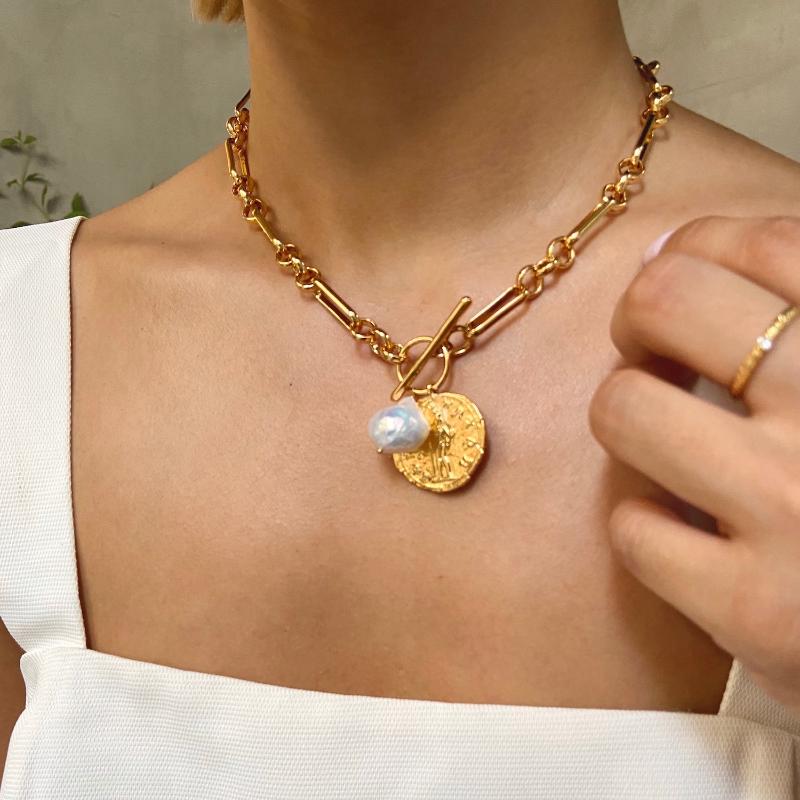 Chokers Bass Baroque Pearl Portrait Toggle OT Chain Choker Statement Necklace Punk Hiphop Designer T Show Runway Gown Sweet Boho Trendy
Chokers Bass Baroque Pearl Portrait Toggle OT Chain Choker Statement Necklace Punk Hiphop Designer T Show Runway Gown Sweet Boho Trendy