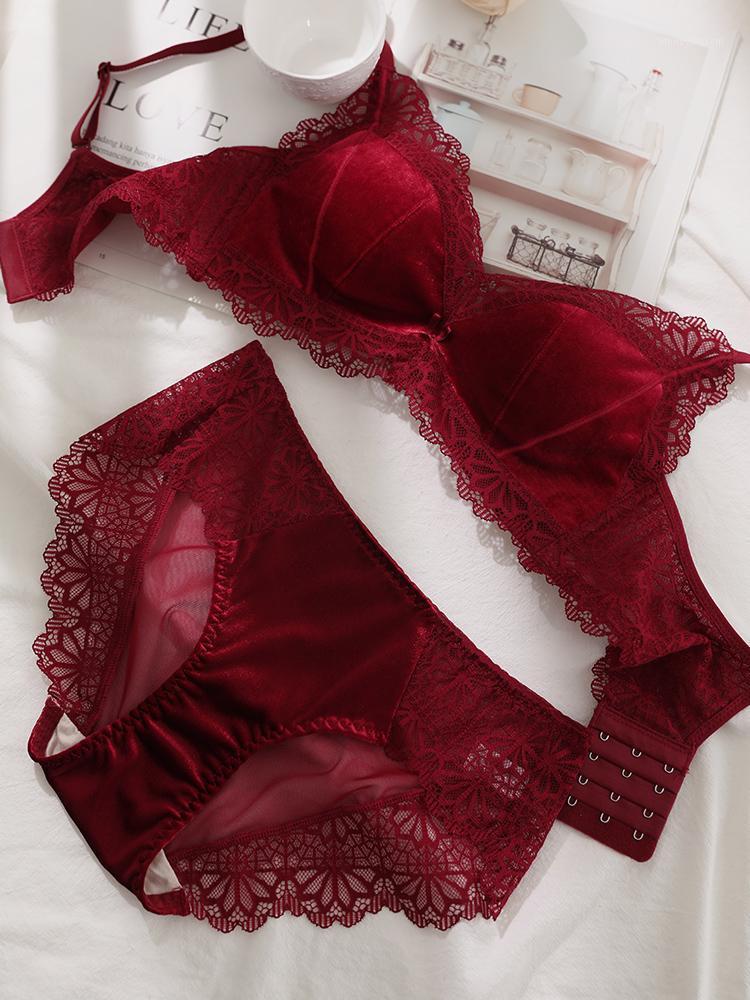 Gold velvet gathering bra set wedding bridal underwear female sexy lace comfortable no steel ring lingerie with panties set1, As picture show
Gold velvet gathering bra set wedding bridal underwear female sexy lace comfortable no steel ring lingerie with panties set1, As picture show